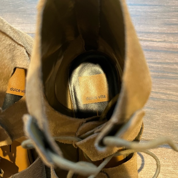 dolce vita lace up booties in excellent used condition. Size 9.5 - Picture 5 of 7